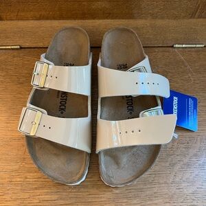 NIB Birkenstock Arizona Sand Patent - Size 38